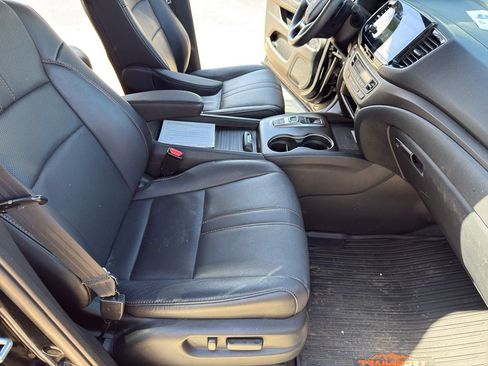 Used 2023 Honda Passport TrailSport image 28