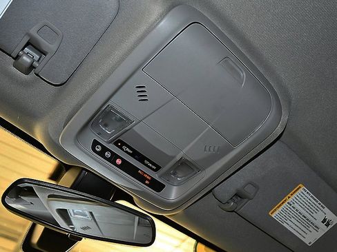 Used 2019 Chevrolet Equinox LT image 24