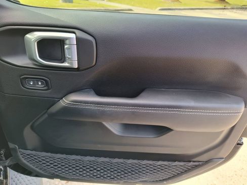 Used 2023 Jeep Wrangler Unlimited Sahara w/ Cold Weather Group image 32