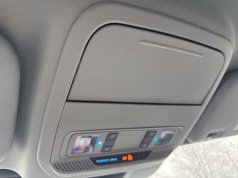 Used 2022 Ford Explorer XLT w/ Equipment Group 202A image 29