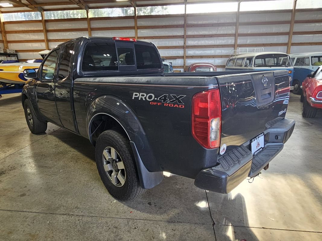 Used 2011 Nissan Frontier PRO-4X AWD/4WD image 6