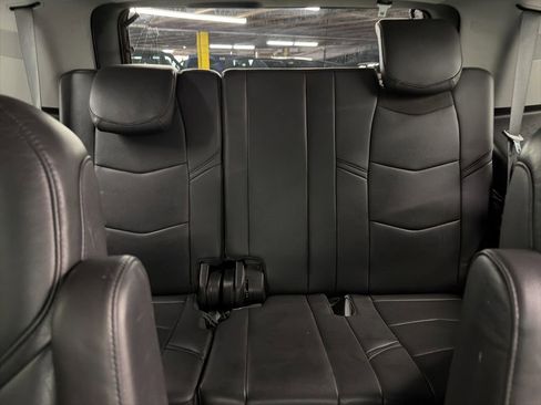 Used 2020 Cadillac Escalade 2WD image 14