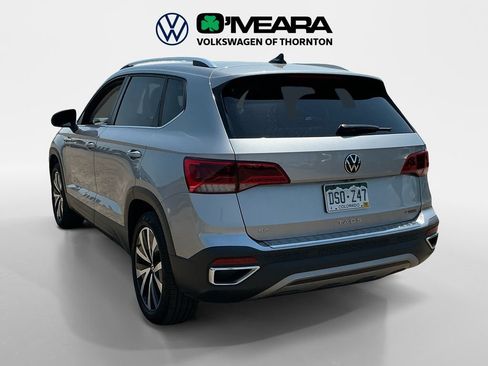 Used 2022 Volkswagen Taos SE AWD/4WD image 3