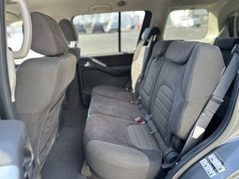 Used 2008 Nissan Pathfinder SE image 11
