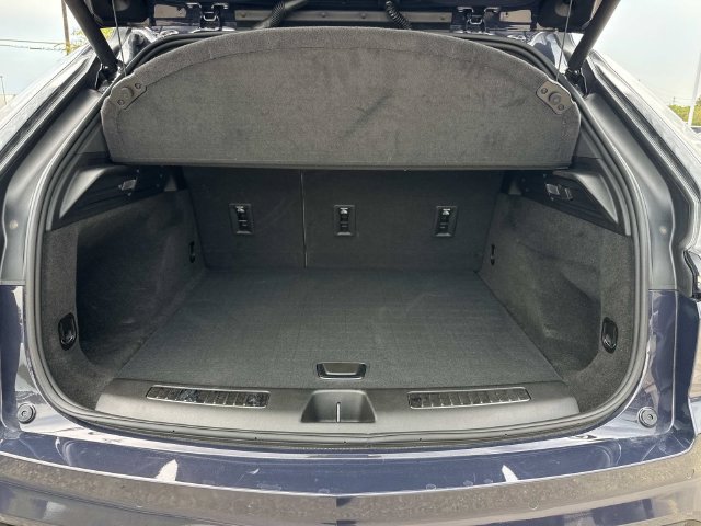Used 2024 Cadillac XT4 Sport FWD image 11