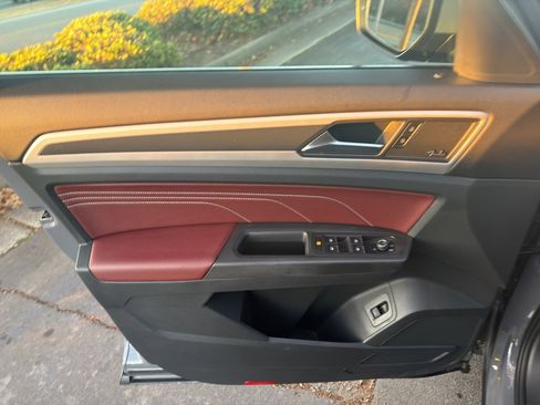 Used 2023 Volkswagen Atlas Cross Sport SEL Premium R-Line image 17