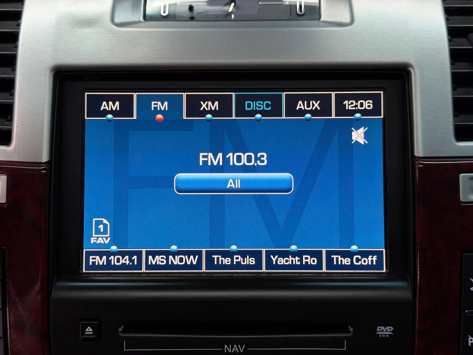 Used 2008 Cadillac Escalade EXT AWD/4WD image 37