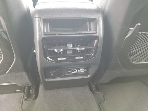 Certified 2024 Jeep Grand Cherokee Laredo w/ Luxury Tech Group I image 16