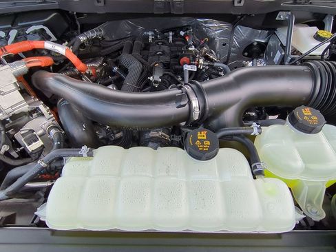 New 2025 Ford F150 Platinum w/ Equipment Group 702A High image 14