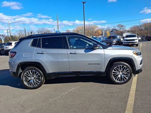 Certified 2022 Jeep Compass Limited w/ Elite Group image 7