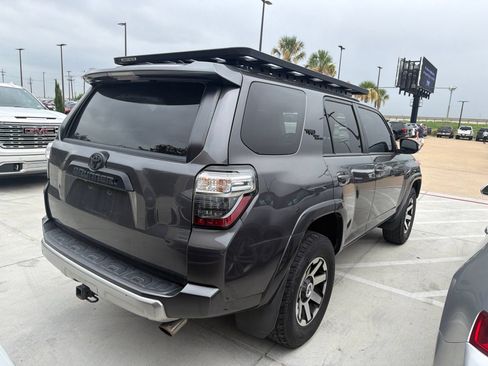 Used 2017 Toyota 4Runner TRD Off-Road Premium AWD/4WD image 4