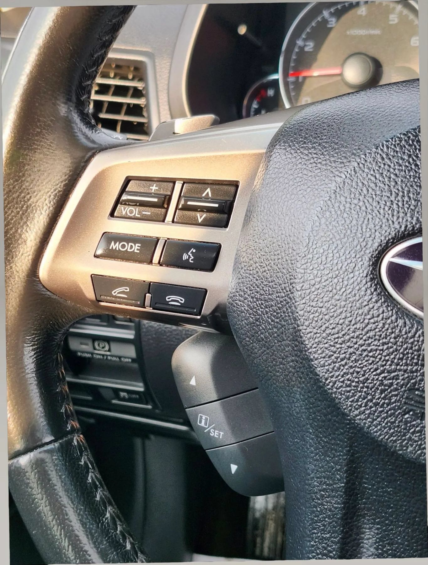 Used 2013 Subaru Outback 3.6R Limited AWD/4WD image 24