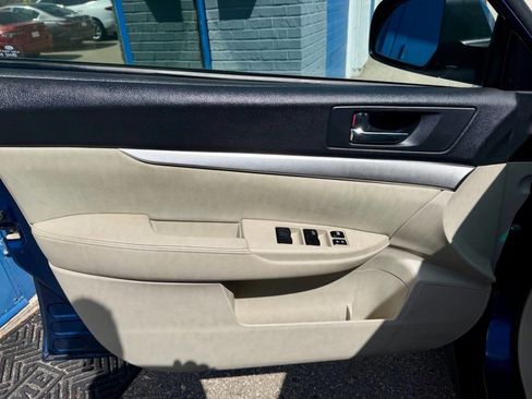 Used 2011 Subaru Outback 2.5i Premium AWD/4WD image 46