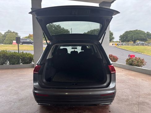 Used 2018 Volkswagen Tiguan S image 22