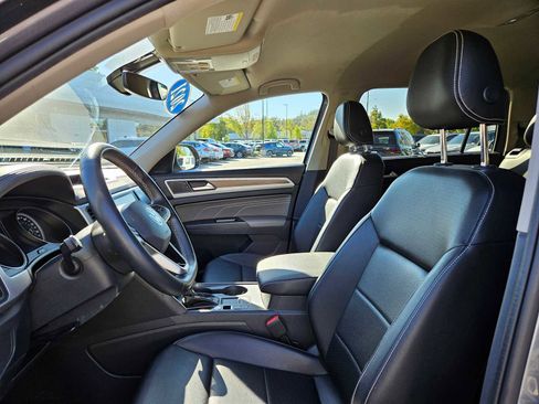 Used 2021 Volkswagen Atlas SE image 24