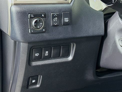 Used 2018 Lexus GX 460 Premium w/ Premium Package AWD/4WD image 10