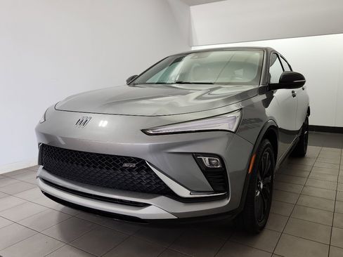 Used 2024 Buick Envista Sport Touring w/ Convenience I Package image 2