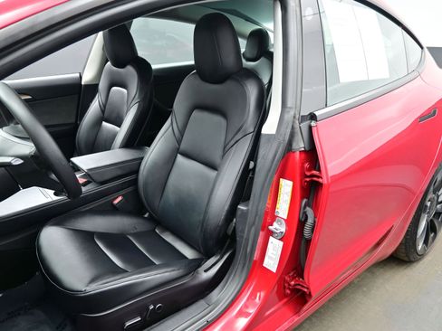 Used 2022 Tesla Model 3 Performance image 11