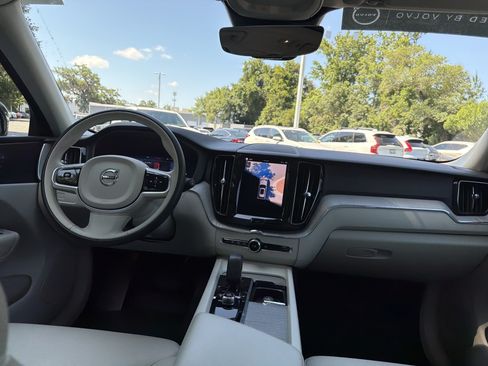 Certified 2024 Volvo XC60 B5 Plus w/ Protection Package Premier AWD/4WD image 30
