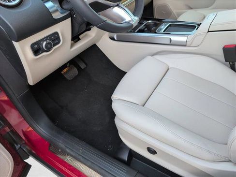New 2026 Mercedes-Benz GLB 250 4MATIC image 4
