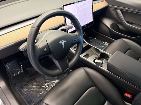 Used 2020 Tesla Model 3 Standard Range Plus image 7