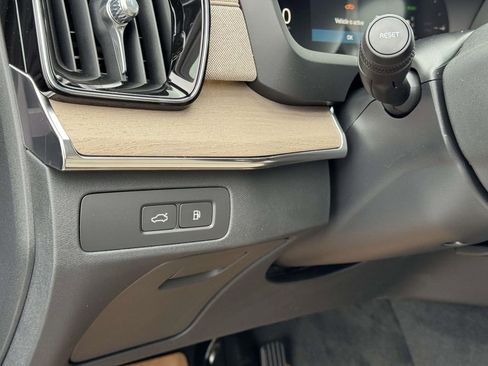 New 2026 Volvo XC90 T8 Plus w/ Protection Package Premier image 8