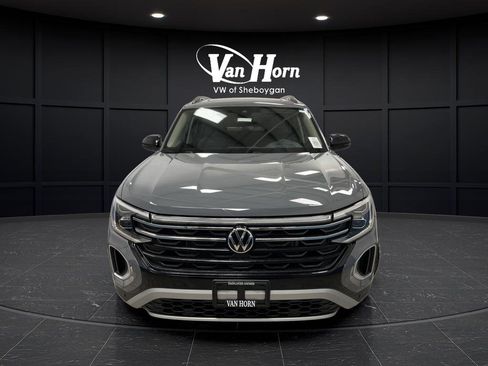 Used 2024 Volkswagen Atlas Peak Edition SEL image 12