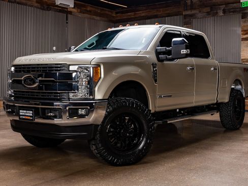Used 2017 Ford F250 Lariat w/ Chrome Package AWD/4WD image 3