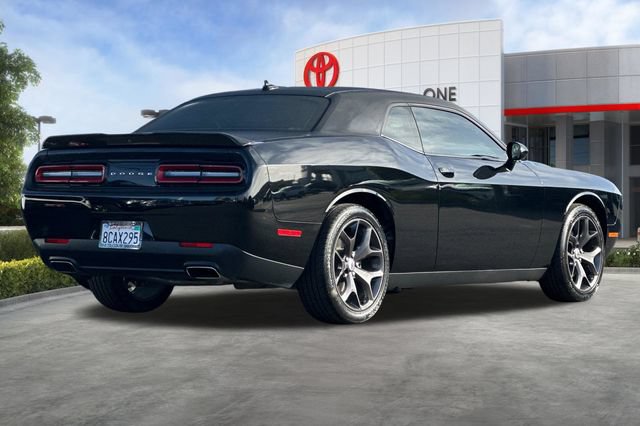 Used 2018 Dodge Challenger SXT Plus RWD image 4