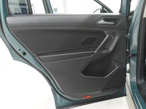 Used 2020 Volkswagen Tiguan SEL FWD image 35