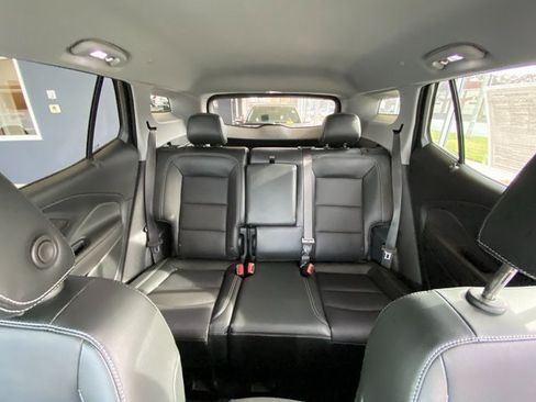 Used 2022 GMC Terrain SLT w/ Tech Package image 18