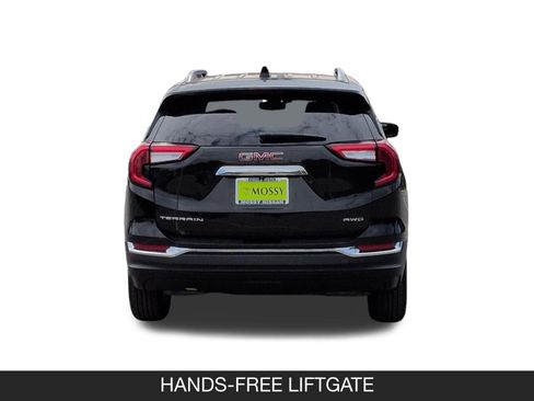 Used 2024 GMC Terrain SLT image 9