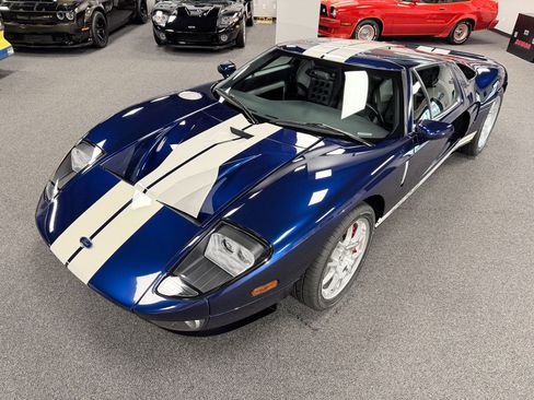 Used 2006 Ford GT RWD image 31