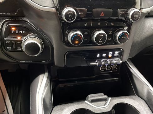 Used 2022 RAM 1500 Big Horn w/ Night Edition AWD/4WD image 11