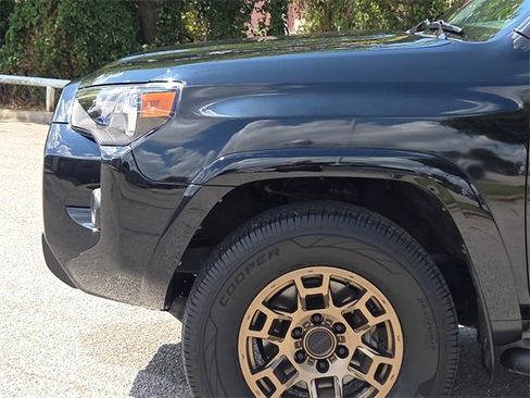 Used 2023 Toyota 4Runner 40th Anniversary SE image 5