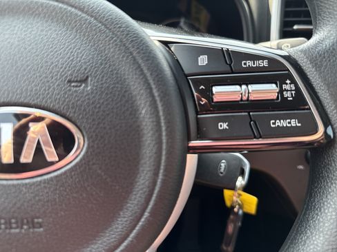 Used 2021 Kia Sportage LX AWD/4WD image 19