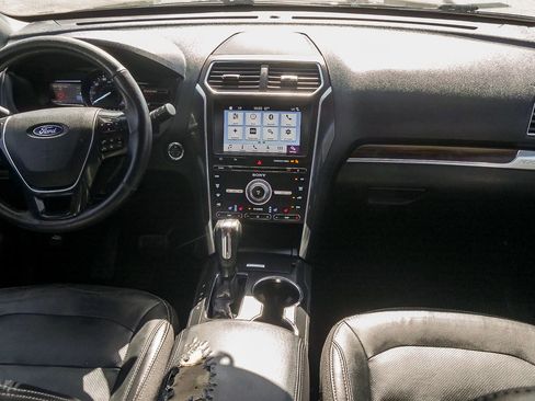 Used 2018 Ford Explorer Limited FWD image 11
