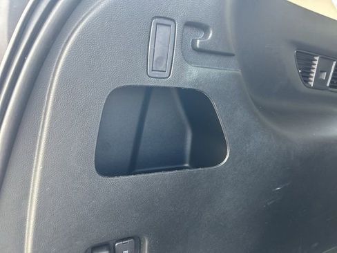 Used 2018 Ford Edge SEL FWD image 12