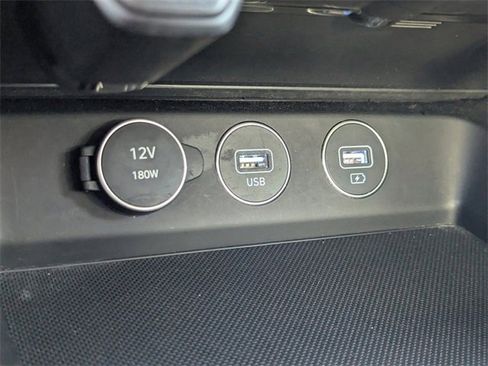 Used 2023 Genesis G70 2.0T image 30