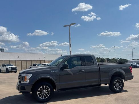 Used 2018 Ford F150 XLT w/ Equipment Group 302A Luxury AWD/4WD image 12