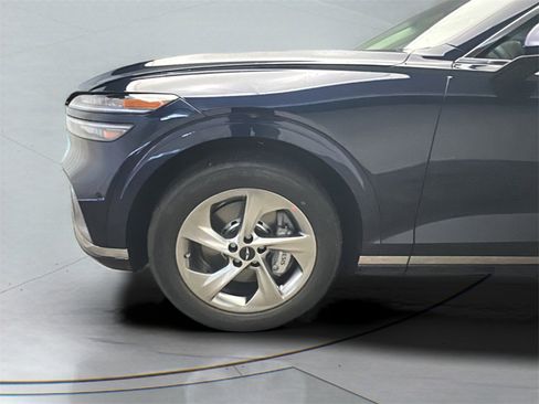 New 2026 Genesis GV70 2.5T Advanced image 3