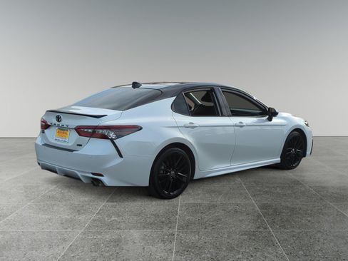 Used 2021 Toyota Camry XSE w/ Navigation Package FWD image 5