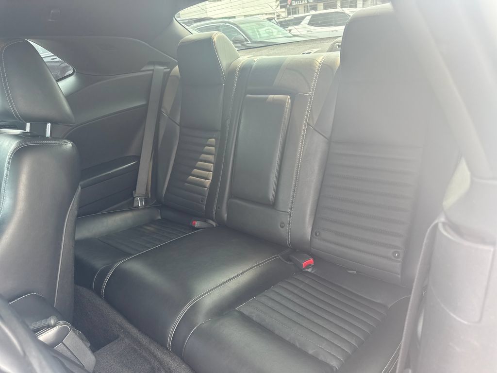 Used 2011 Dodge Challenger RWD image 8