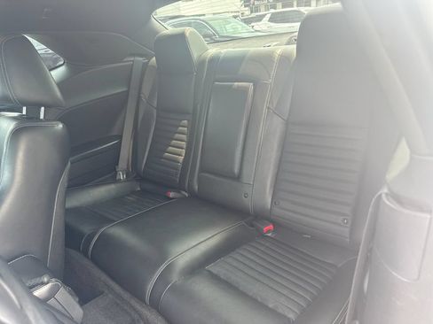Used 2011 Dodge Challenger RWD image 8