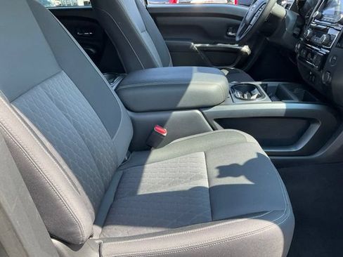 Used 2023 Nissan Titan SV w/ SV Convenience Package RWD image 19