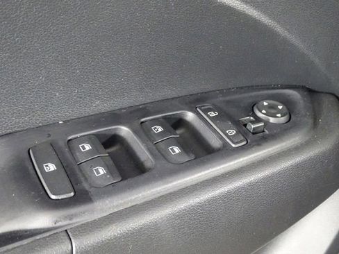 Used 2024 Hyundai Venue SEL image 17