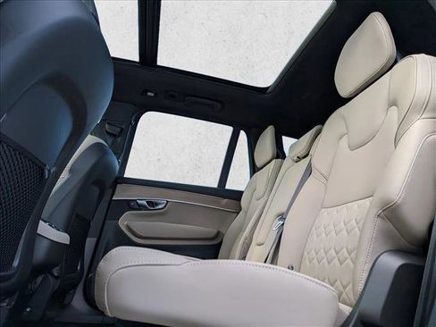 New 2026 Volvo XC90 B6 Plus w/ Protection Package Premier image 17