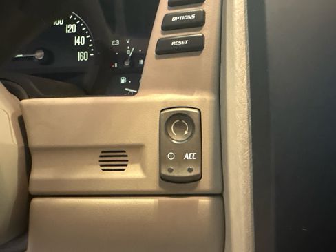 Used 2004 Cadillac XLR RWD image 17