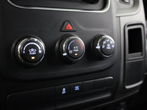 Used 2022 RAM 1500 Tradesman w/ Chrome Appearance Group AWD/4WD image 23