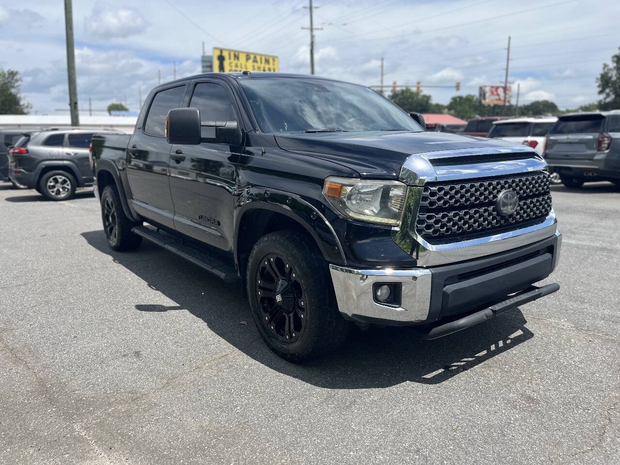 Used 2018 Toyota Tundra SR5 w/ SR5 Upgrade Package AWD/4WD image 6